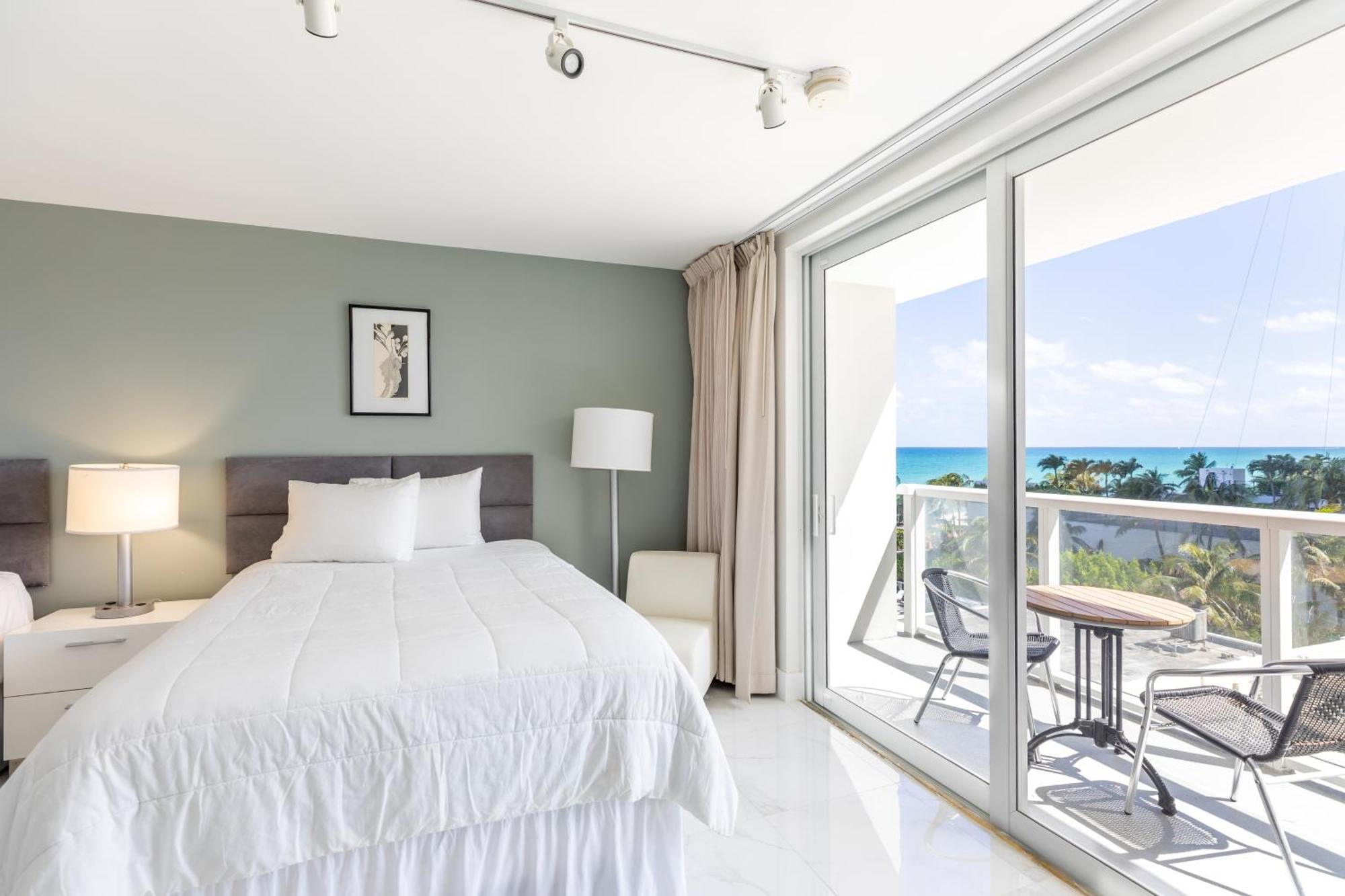 Sunny Isles Beach Resort Studio With Ocean Views Екстериор снимка